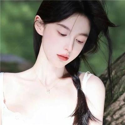 双姝斗影月光寒